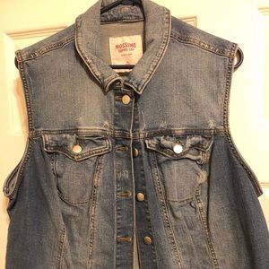 Jean Vest